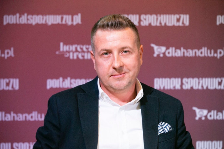 Dawid Błaszczyk, partner zarządzający w firmie Bracia Sadownicy, fot. PTWP Bracia Sadownicy na FRSiH: Są kategorie produktowe, które jeszcze nie wyszły z ery NO NAME