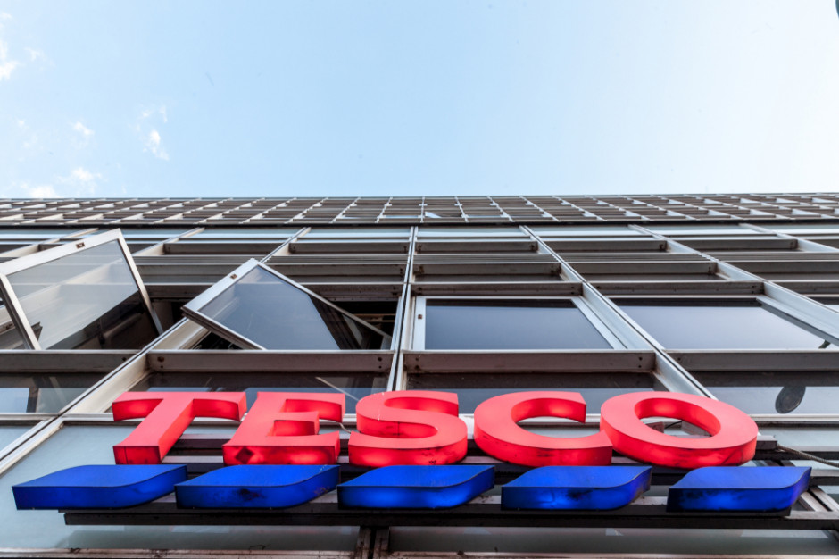 fot. Shutterstock Tesco w Polsce obsługują już tylko dwa magazyny. W obu trwa redukcja zatrudnienia