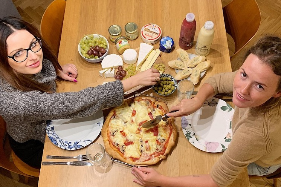 fot. materiały prasowe Aldi: Maja Bohosiewicz, Olga Frycz i inne osoby testują produkty sieci
