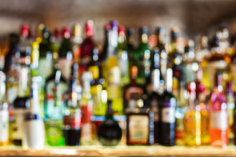 fot. shutterstock Włochy: Bracia w wieku 9 i 10 lat prowadzili nielegalny bar z alkoholem