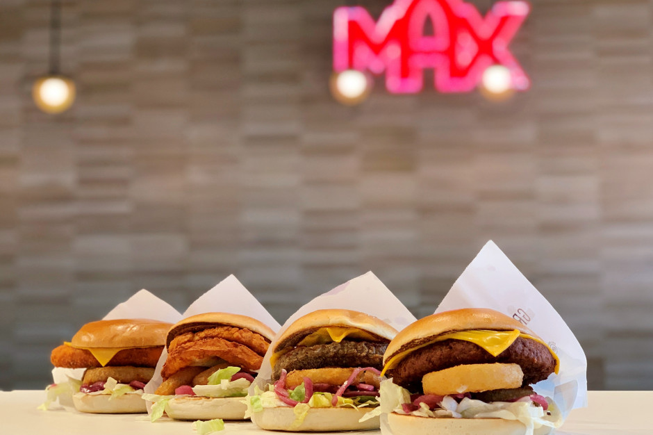 MAX Premium Burgers wprowadza Smokey Chipotle