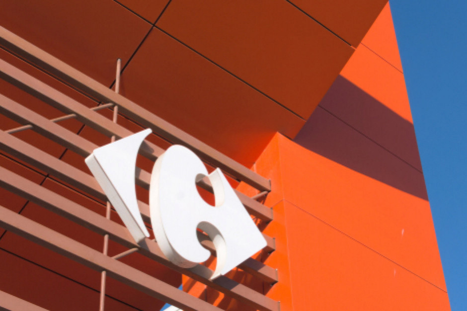 fot. shutterstock Carrefour otworzył jeden supermarket i 24 sklepy convenience