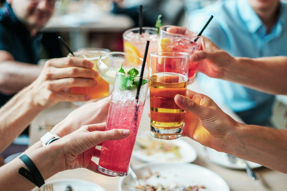 W Polsce udział mocnych alkoholi (powyżej 18 proc.) w strukturze spożycia spadł z 70 do 36 proc. fot. bridgesward/pixabay.com Polacy szukają w alkoholach jakości, a nie ilości. Nieprzemyślane podatki mogą temu szkodzić (raport)