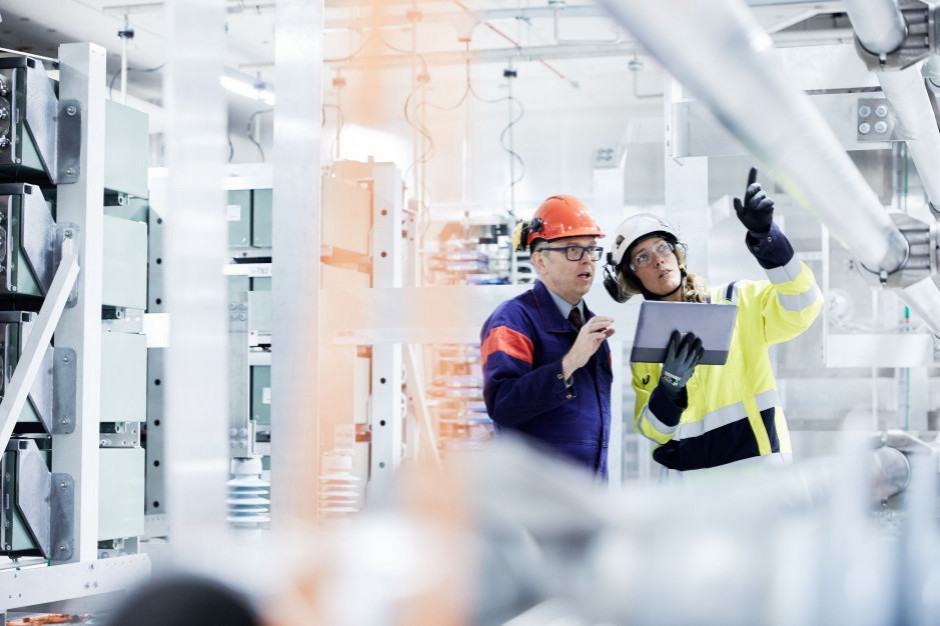 Spadają zamówienia, słabnie popyt i produkcja, fot. shutterstock PMI w styczniu: Spadają zamówienia, słabnie popyt i produkcja