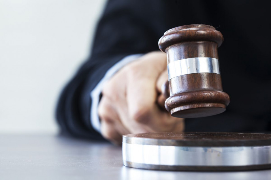20 zł kary grzywny za zjedzenie cukierka za 40 gr; fot. shutterstock.com Sąd: 20 zł grzywny za zjedzenie cukierka w Biedronce. Prokuratura zapowiada apelację