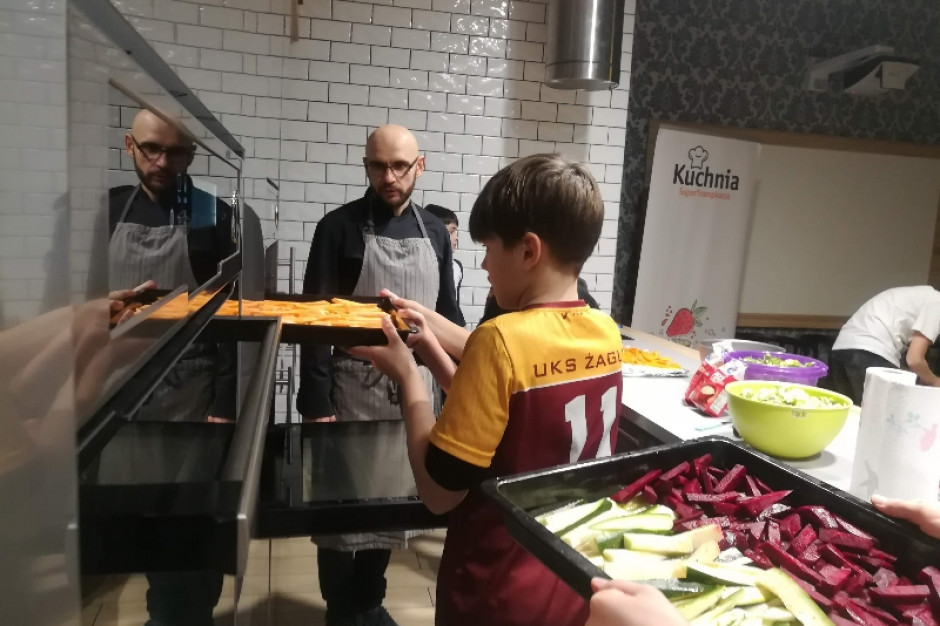 Zajęcia w ramach "Kuchni SuperTrampkarza" SuperDrobu zorganizowano w styczniu i lutym 2020 roku, fot. mat. pras. SuperDrob zorganizował