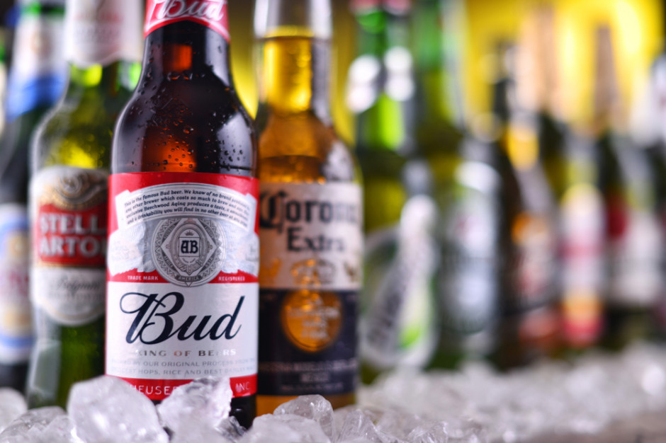Trzy największe marki AB InBev to: Budweiser, Stella Artois i Corona fot. Shutterstock Anheuser-Busch InBev niezadowolony ze swoich wyników w 2019 r.