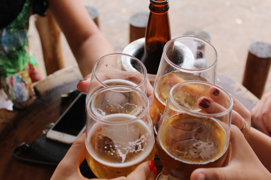 Alkohol zabija /fot. unplash Alkohol powodem zgonu prawie 110 tys. Polaków w ciągu 15 lat