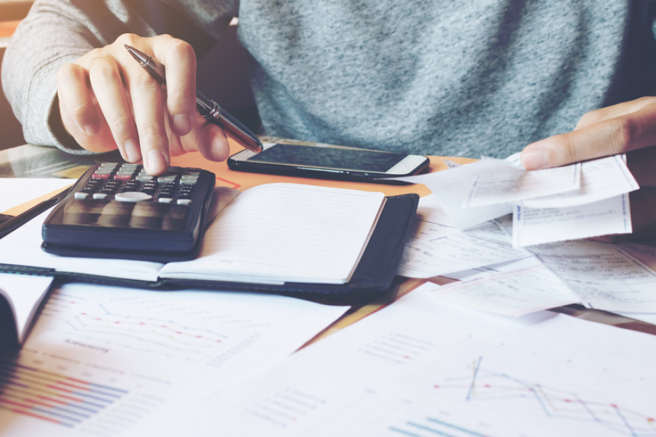 W pakiecie pomocowym są rozwiązania dot. m.in. obciążeń związanych ze składkami emerytalnymi fot. Shutterstock Sasin o pakiecie pomocowym dla firm: znajdą się m.in. rozwiązania dotyczące składek emerytalnych