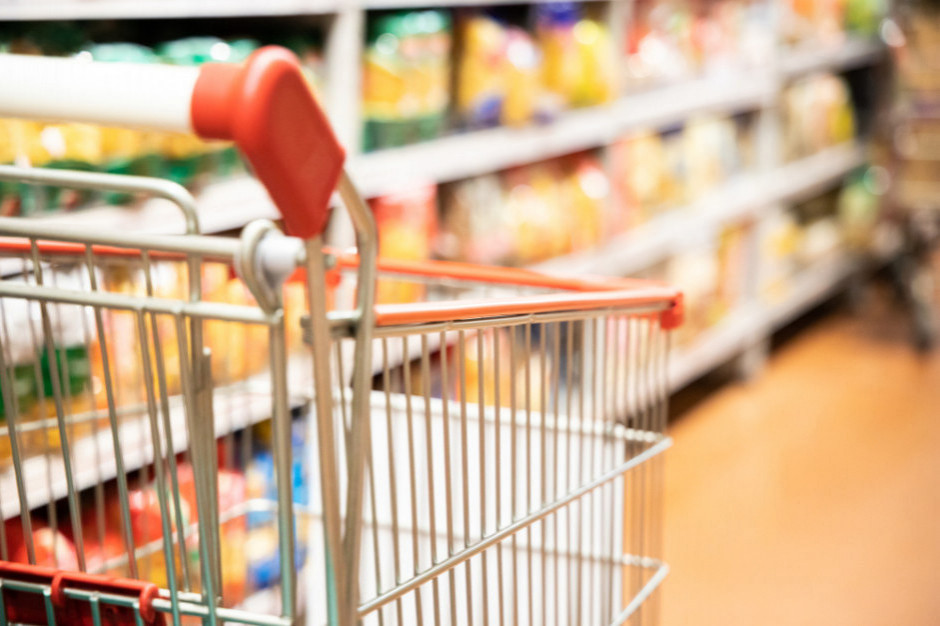 Sieci chcą zniesienia zakazu sprzedaży w ostatni dzień tygodnia; fot. shutterstock.com Zakaz handlu pod znakiem zapytania. Pracownicy są przeciwni