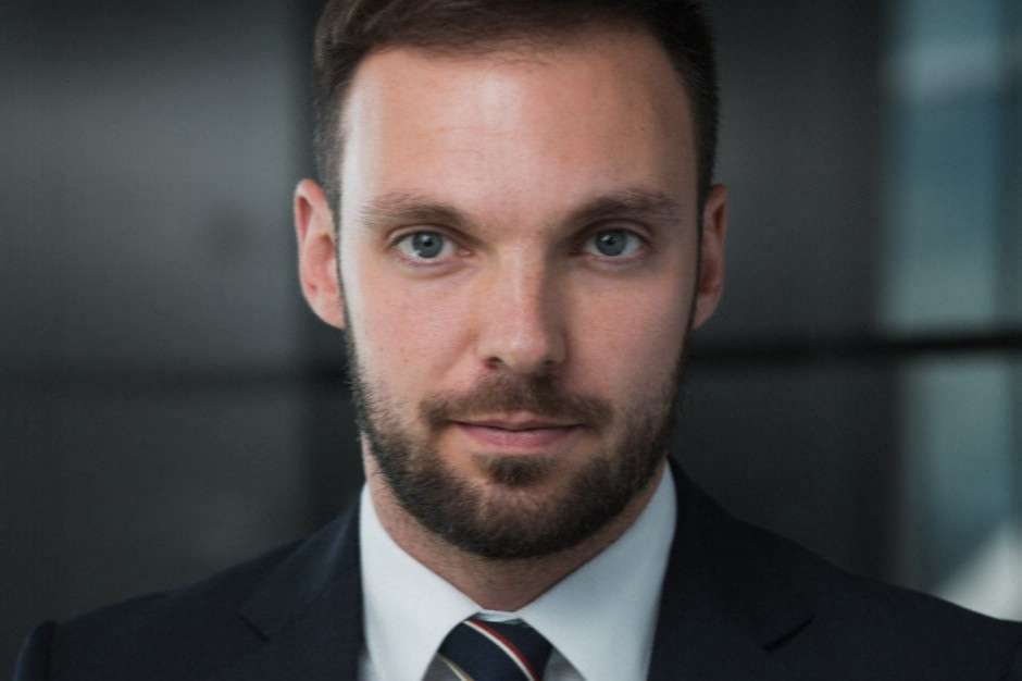 Łukasz Targoszyński, adwokat w warszawskim biurze kancelarii Baker McKenzie, fot. mat. pras. Poradnik: Czy firmy z branży spożywczej, handlowej i HoReCa mogą powoływać się na siłę wyższą?