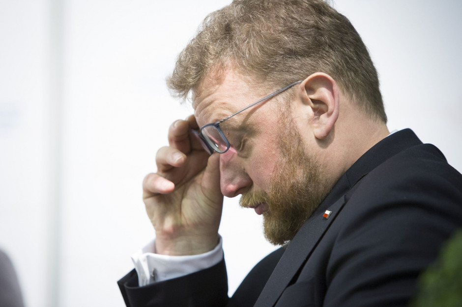 Łukasz Szumowski zaapelował o ścisłe trzymanie się reguł sanitarnych, w zakładach fryzjerskich czy kosmetycznych, fot. PTWP Szumowski: Mimo luzowania obostrzeń trzymajmy się reguł sanitarnych