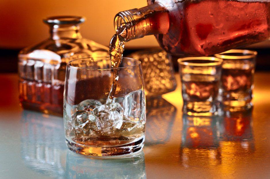 W 2019 roku trafiło do Polski o 10,86% więcej butelek szkockiej whisky (0,7 litra) niż rok wcześniej. Z wynikiem 32,64 mln butelek plasujemy się na 12. miejscu na świecie fot. Shutterstock W 2019 r. wypiliśmy więcej szkockiej whisky, ale przez pandemię w tym roku są spadki