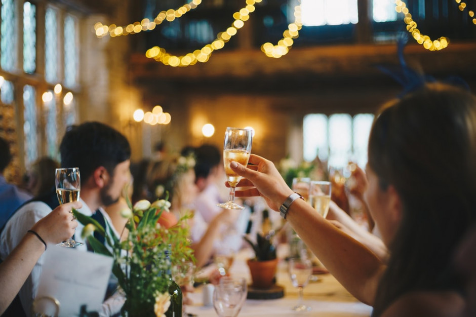 MR przygotowuje wytyczne dot. eventów, ślubów i parków rozrywki; fot. unsplash.com MR przygotowuje wytyczne dot. eventów, ślubów i parków rozrywki
