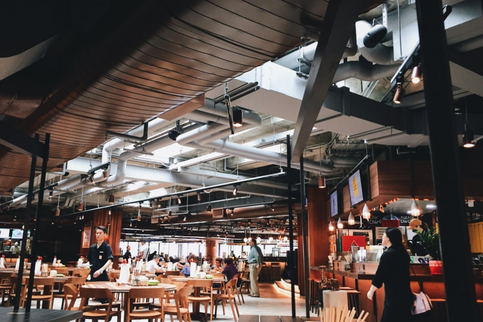PRCH: Odmrożenie gastronomii i usług pozytywnie wpływa na odwiedzalność obiektów handlowych, fot. unsplash PRCH: Odmrożenie gastronomii i usług pozytywnie wpływa na odwiedzalność obiektów handlowych