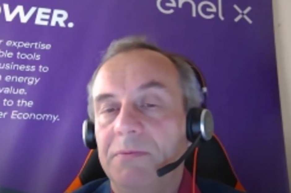 Jacek Misiejuk, dyrektor zarządzający Enel X, fot. za YouTube Jacek Misiejuk, Enel X: Polskie firmy spożywcze mogą zarabiać na rynku mocy i programach DSR (wideo)