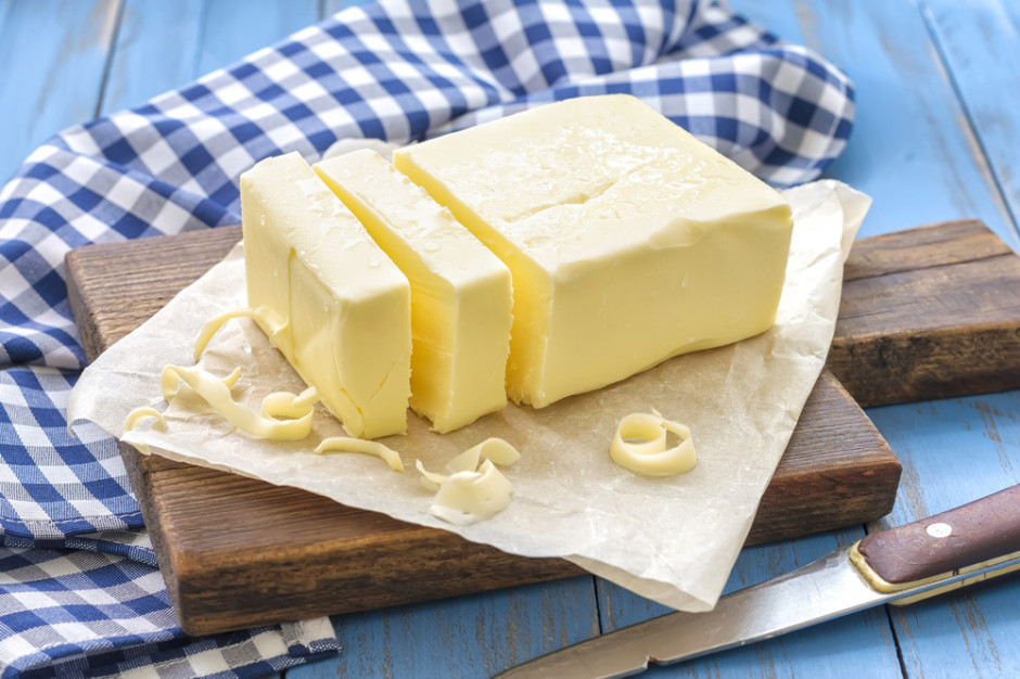 Ceny masła lecą w dół, fot. shutterstock Ceny masła lecą w dół. W sklepach nawet o 20 proc. taniej niż rok temu (analiza rynku)