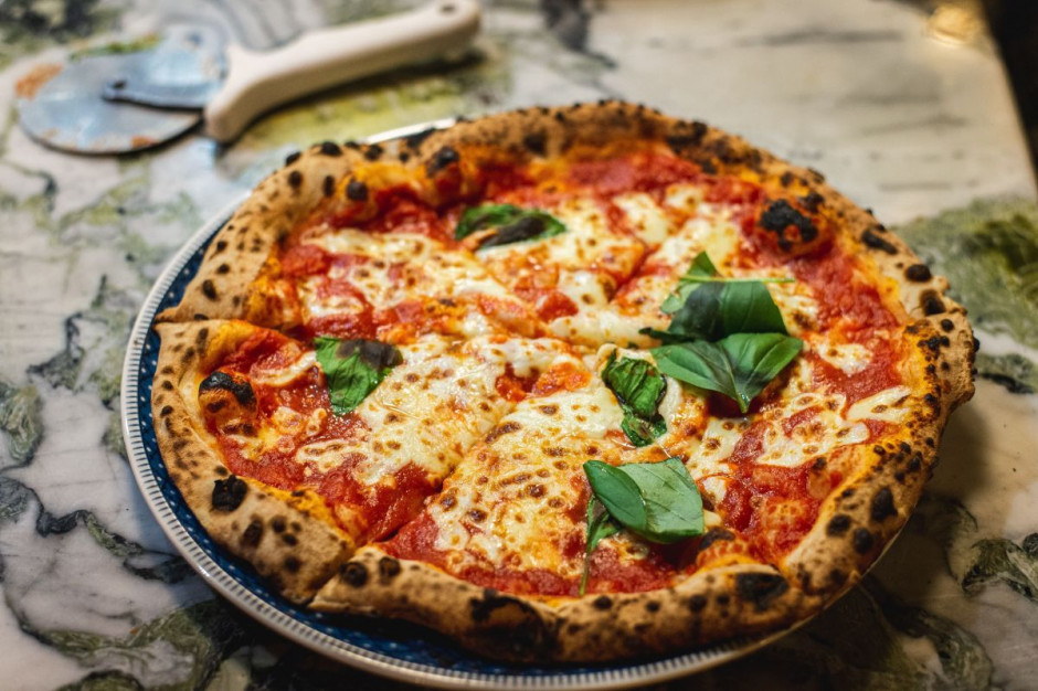 Za pizzę można zapłacić płytą winylową; fot. unsplash.com Włochy: We Florencji można zapłacić za pizzę płytą winylową