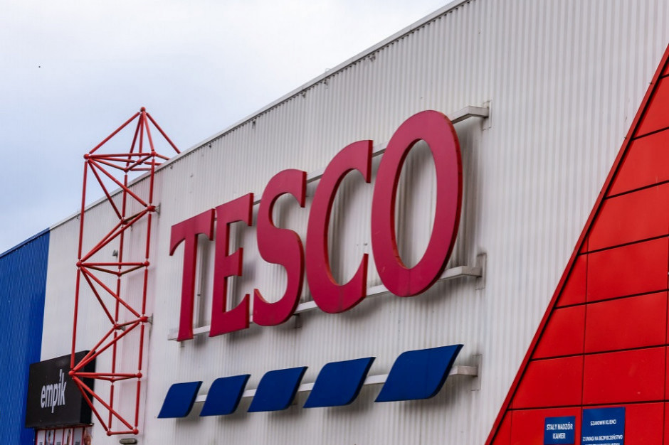 Na razie sklepy Tesco funkcjonują bez zmian/ fot. shutterstock Tesco: Na razie sklepy funkcjonują bez zmian