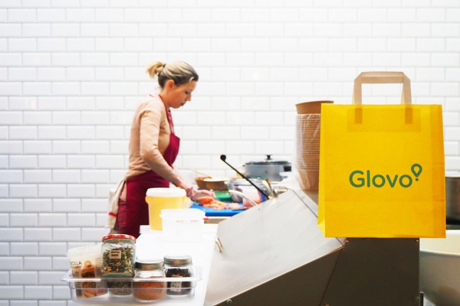 Glovo w czasie pandemii: kurierzy dostarczyli 14 tysięcy posiłków służbie medycznej, fot. materiały prasowe Glovo w czasie pandemii: kurierzy dostarczyli 14 tysięcy posiłków służbie medycznej
