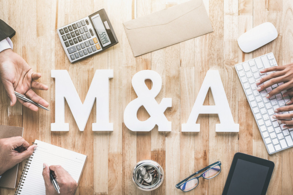 Deloitte przedstawił raport "M&A and COVID-19: Charting new horizons"; fot. shutterstock.com Fuzje i przejęcia mogą być kluczowe w strategiach rozwoju firm w dobie pandemii (raport)