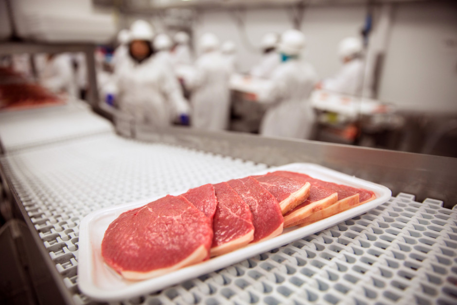 Koronawirusa potwierdzono u 44 pracowników zakładu Sokołowa w Jarosławiu. fot. shutterstock Koronawirus w zakładzie mięsnym w Jarosławiu
