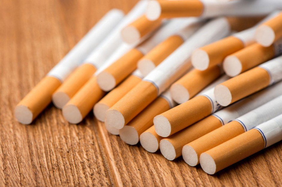 W Podlaskiem KAS ujawniła próbę przemytu 16,5 tys. paczek papierosów w transporcie desek