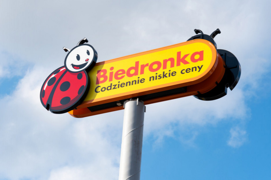 Biedronka rusza z asortymentem szkolnym, fot. shutterstock Biedronka rusza z asortymentem szkolnym i aplikacją ułatwiającą skompletowanie wyprawki