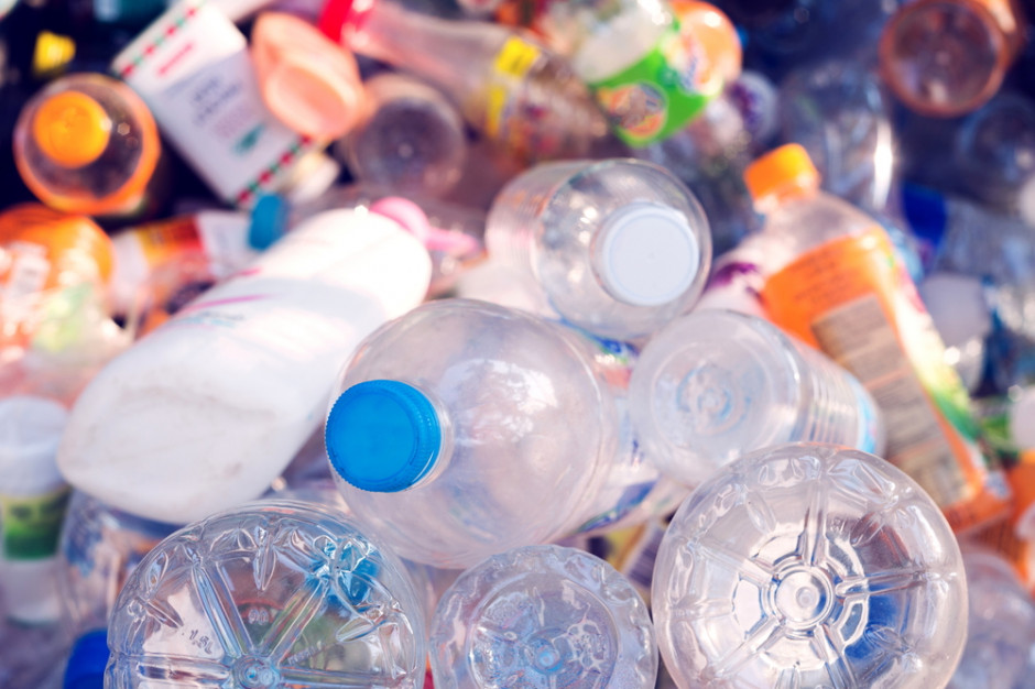 Interpol: Rośnie przemyt plastikowych odpadów do Azji