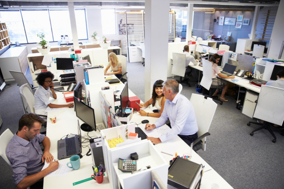 Firmy tracą, ale pracownicy nie muszą obawiać się zwolnień, fot. shutterstock Firmy tracą, ale pracownicy nie muszą obawiać się zwolnień