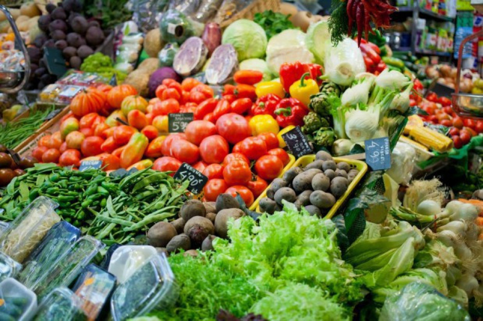 Warzywa i owoce będą tanieć/ fot. shutterstock Credit Agricole: Warzywa i owoce będą tanieć