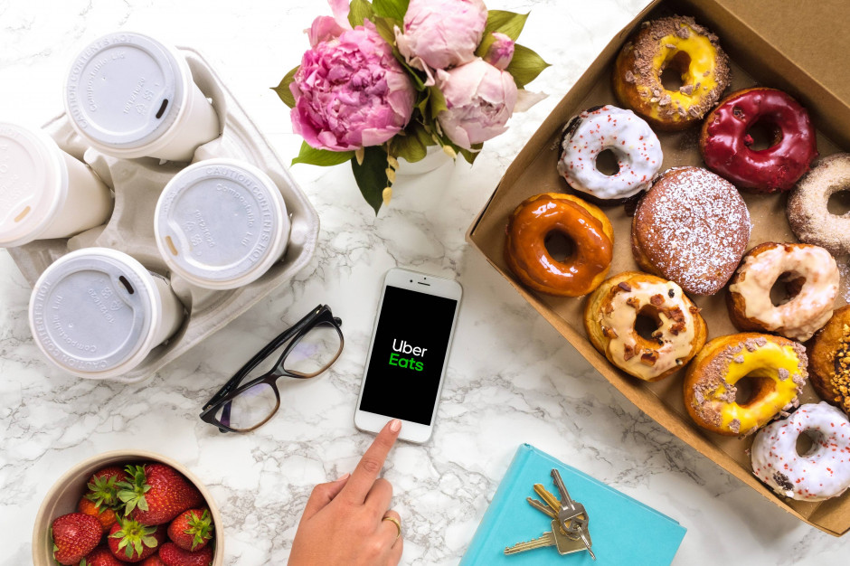 fot. materiały prasowe Uber Eats: Latte najczęściej zamawianą kawą w dostawie (badanie)
