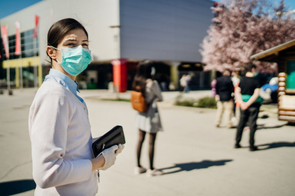 PIH apeluje o doprecyzowanie przepisów dot. noszenia maseczek w sklepach/ fot. shutterstock PIH apeluje o doprecyzowanie przepisów dot. noszenia maseczek w sklepach