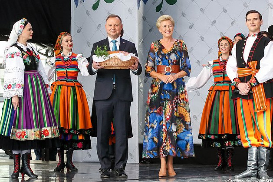 Prezydent dziękuje rolnikom /fot. KPRP Prezydent: W tym roku szczególnie dziękujmy polskim rolnikom