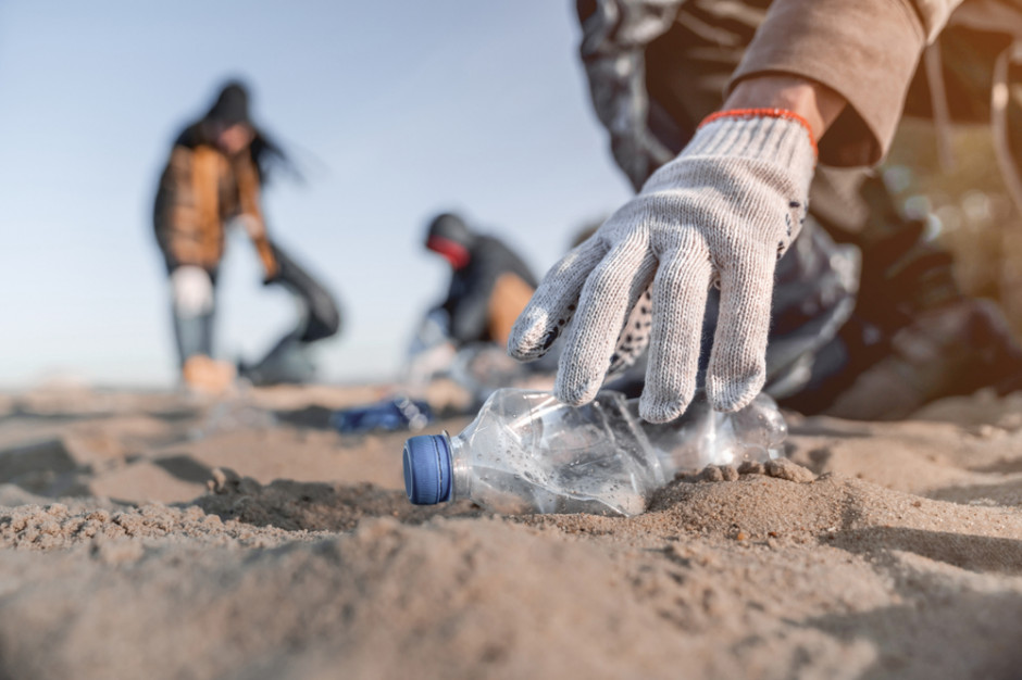 Lidl Polska, Procter & Gamble i Fundacja Nasza Ziemia zebrali tonę śmieci z plaż na Helu