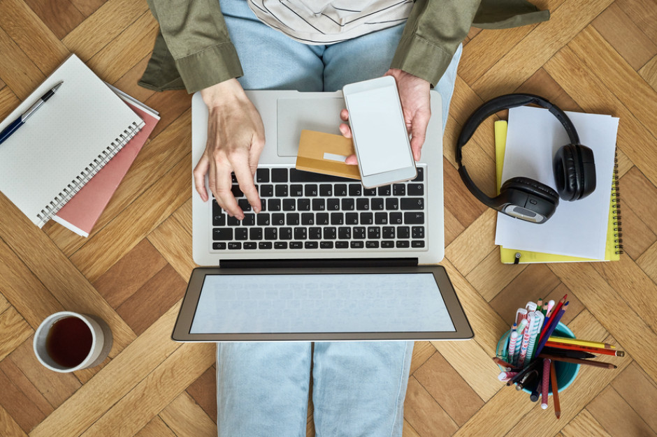 fot. Shutterstock W czasie izolacji społecznej 88 proc. badanych pracowało zdalnie, a obecnie 48 proc. w pełnym wymiarze (badanie)