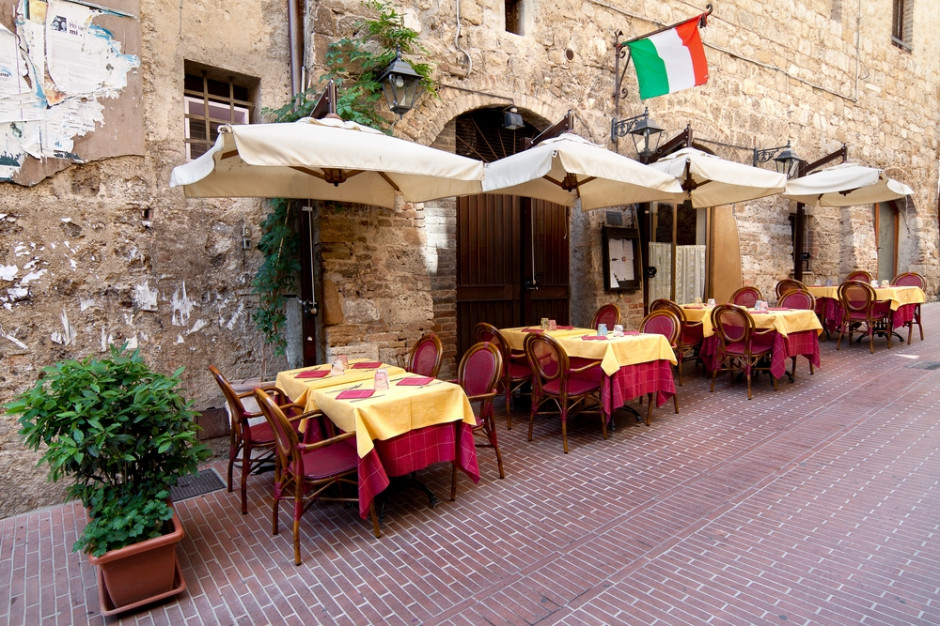 Prawie dwie trzecie Włochów ograniczyło chodzenie do restauracji