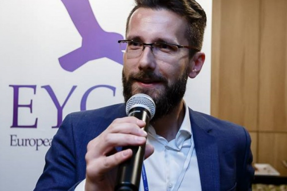 Radosław Fogiel: Możliwość zamknięcia szkół nie jest w tej chwili rozpatrywana. fot. facebook Rzecznik PiS: Na razie nie bierzemy pod uwagę zamknięcia szkół