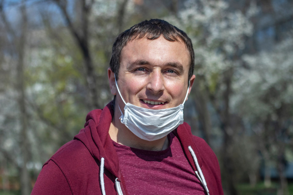 Nie będziemy tolerować noszenia maseczki pod brodą czy pod nosem - zapowiada wiceminister Waldemar Kraska. fot. shutterstock Wiceminister zdrowia: Będziemy karać za noszenie maseczki pod brodą czy pod nosem