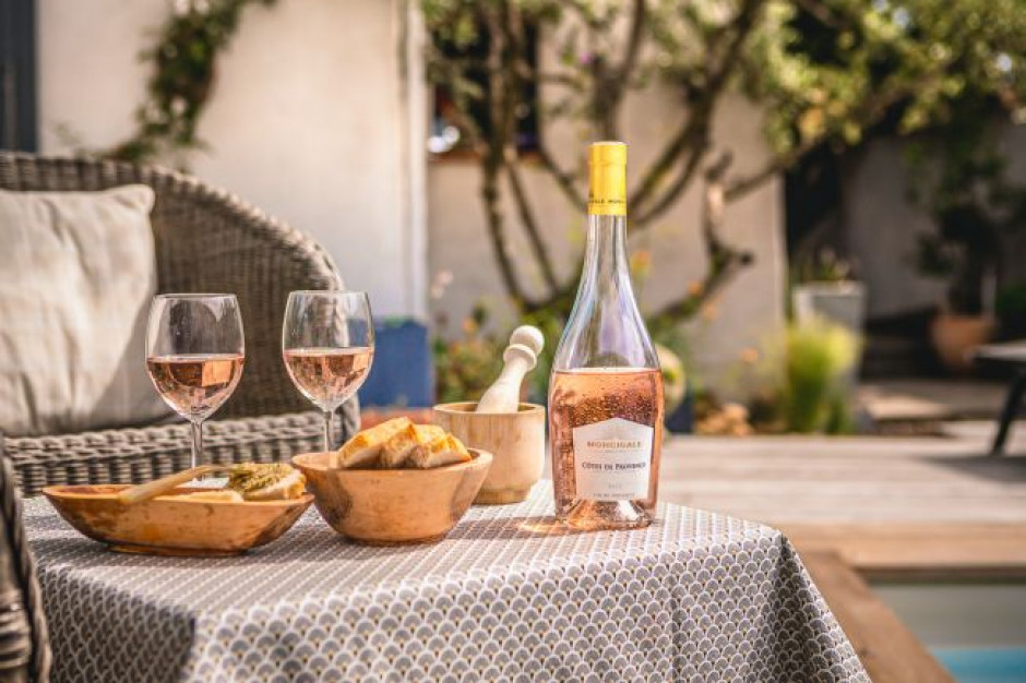MaMBWS sprzeda produkującą m.in. wina różowe spółkę Moncigale na rzecz Grands vins JC Boisset fot. za moncigale.com Marie Brizard Wine and Spirits sprzedaje spółkę Moncigale francuskiej firmie winiarskiej
