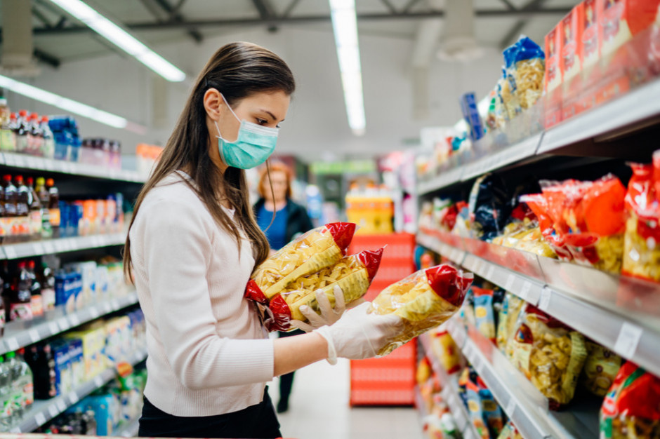 W całym kraju limity osób w sklepach i placówkach świadczących usługi pocztowe, fot. shutterstock W całym kraju limity osób w sklepach i placówkach świadczących usługi pocztowe