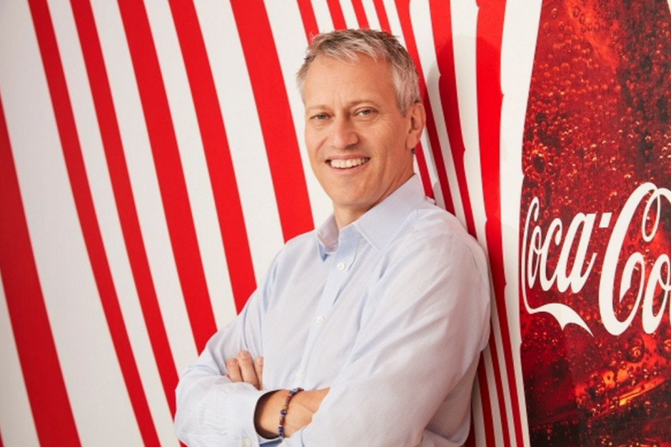 James Quincey, dyrektor generalny Coca-Cola Coca-Cola w papierowej butelce