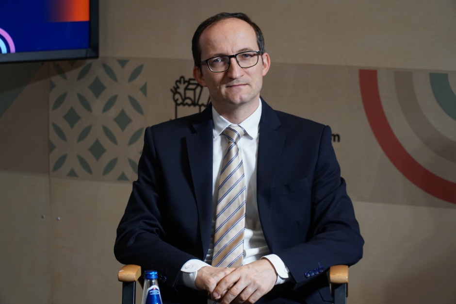 Piotr Grauer podczas Internetowego Forum Rynku Spożywczego i Handlu. fot. PTWP Piotr Grauer, KPMG na Internetowym FRSiH: Procesy przejęć zaczęły się odmrażać, są chętni do kupna i sprzedaży