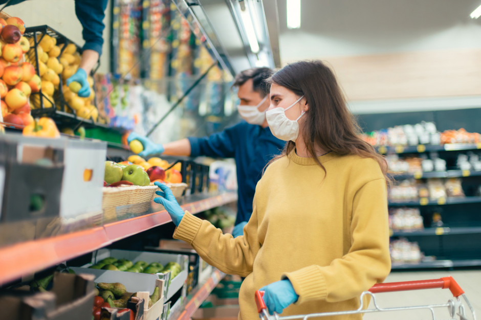 Za zniesieniem zakazu handlu w niedzielę opowiada się 59% Polaków, fot. shutterstock Za zniesieniem zakazu handlu w niedziele opowiada się 59% Polaków (badanie)