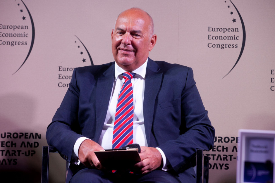 Kościński: Kościół i kelnerzy tracą na braku płatności bezgotówkowych. fot. PTWP Minister: Kościół i kelnerzy tracą na braku płatności bezgotówkowych