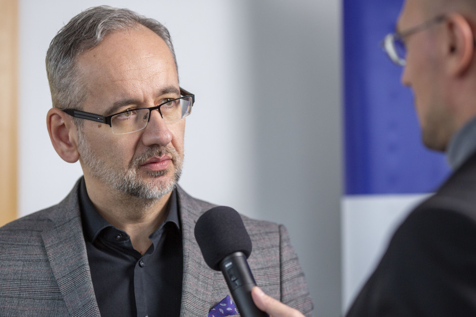 Każde naruszenie przepisów powoduje ryzyko utraty przez właścicieli hoteli i pensjonatów możliwości skorzystania z instrumentów tarczy finansowej – powiedział szef MZ Adam Niedzielski. fot. PTWP Niedzielski: Naruszenie przepisów bezpieczeństwa w hotelu może skutkować utratą środków z tarczy