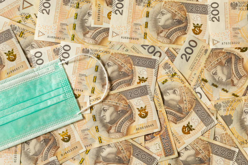 Celem Tarczy Finansowej 2.0 jest zapewnienie możliwe stabilnego funkcjonowania branż najbardziej dotkniętych pandemią do drugiego kwartału 2021 r. fot. Shutterstock Szef PFR: Tarcza Finansowa 2.0 ma zapewnić funkcjonowanie firmom dotkniętym pandemią do II kw. 2021 r.