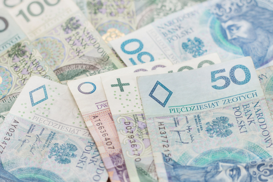 NBP: Zużyte banknoty można też wymienić pocztą lub przez kuriera, fot. shutterstock NBP: Zużyte banknoty można też wymienić pocztą lub przez kuriera