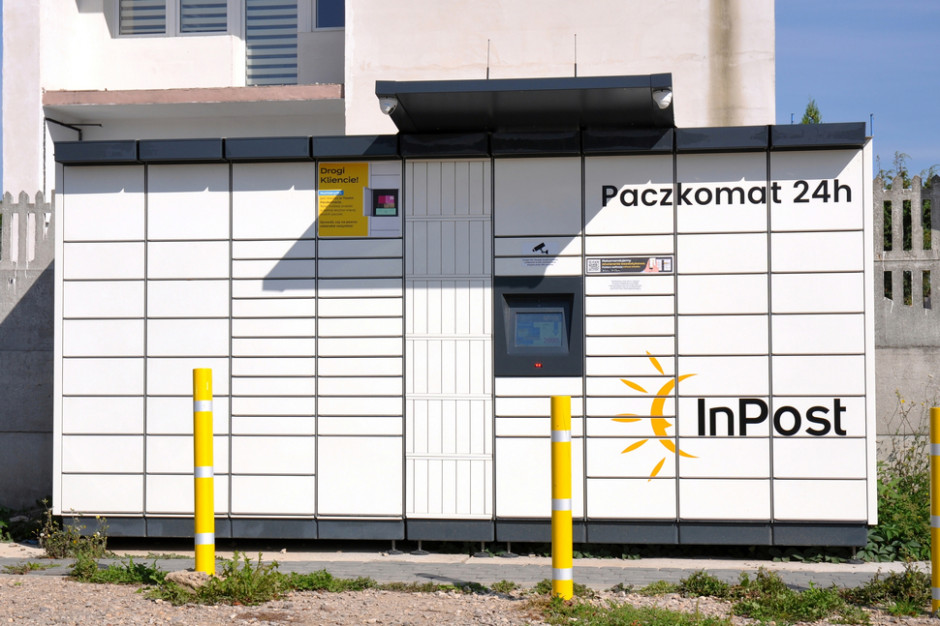 InPost wdrożył nową usługę nadawania przesyłek przez aplikację. Fot. Gold Picture/Shutterstock.com InPost wdrożył nową usługę nadawania przesyłek przez aplikację