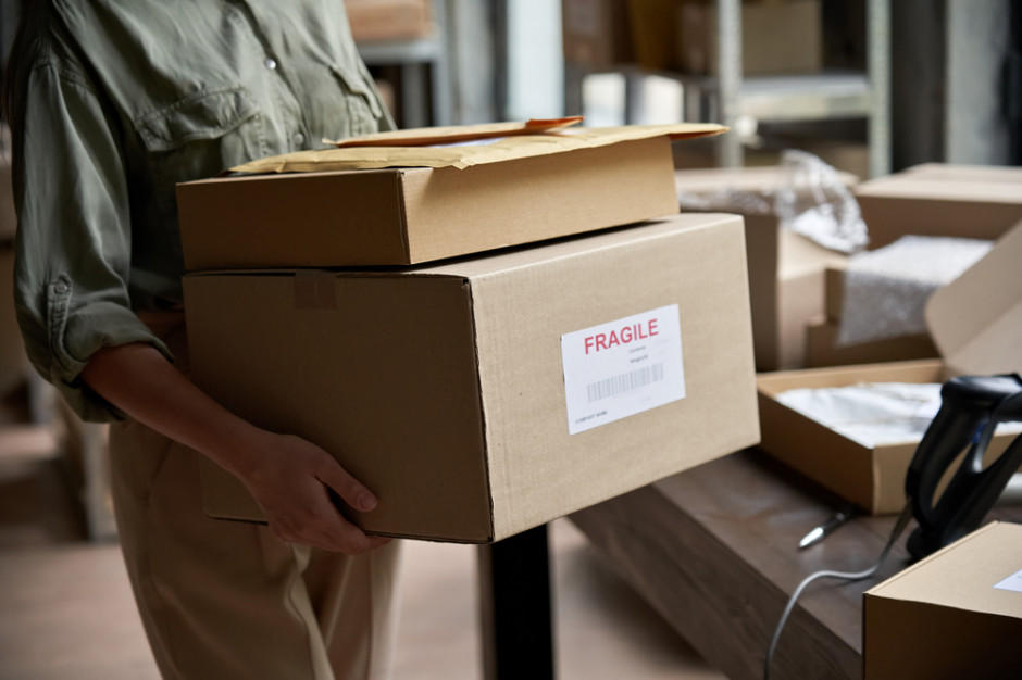 fot. Shutterstock UOKiK przestrzega: Dropshipping? Sprawdź od kogo kupujesz przez internet i jakie przysługują ci prawa